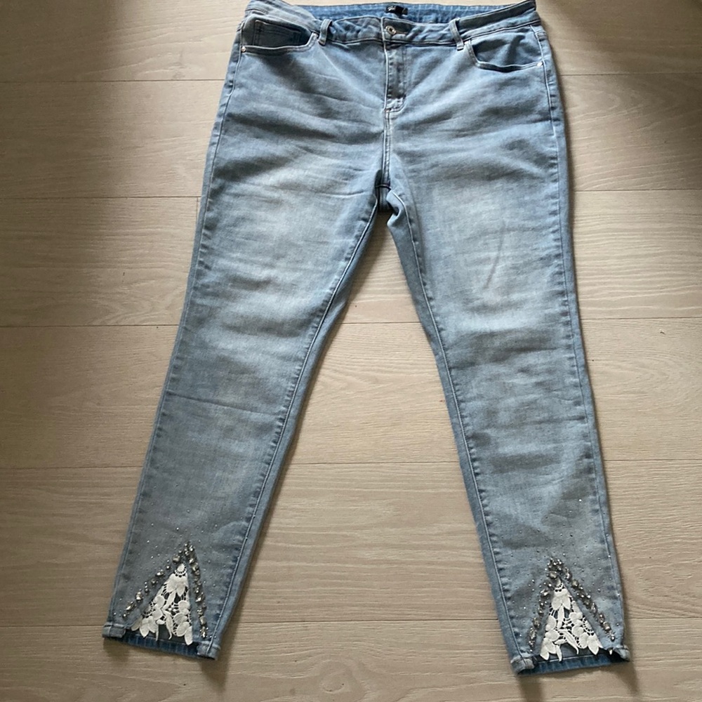 👖”NICE TO MEET MONDAY” Skinny jeans. NWT